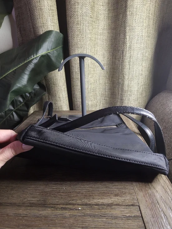 Kate Spade Nylon Black Crossbody Bag - Sleek Everyday Carry - Picture 4 of 8